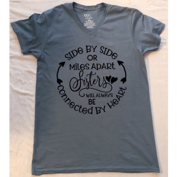 Sisters Graphic Tee - Picture 2 of 3